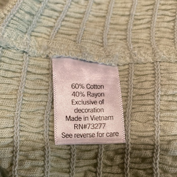 Small SO Brand Pale Green Smocked Crop Top - Picture 9 of 9